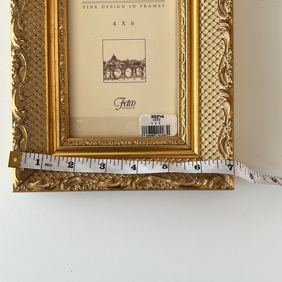 Beacon Hill Fetco International Vintage Wooden Gold 4" x 6" Picture Frame - Picture 13 of 14